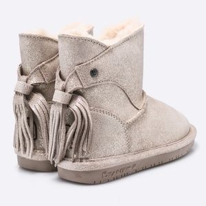 New Bearpaw Boots (5 youth/~7 women)